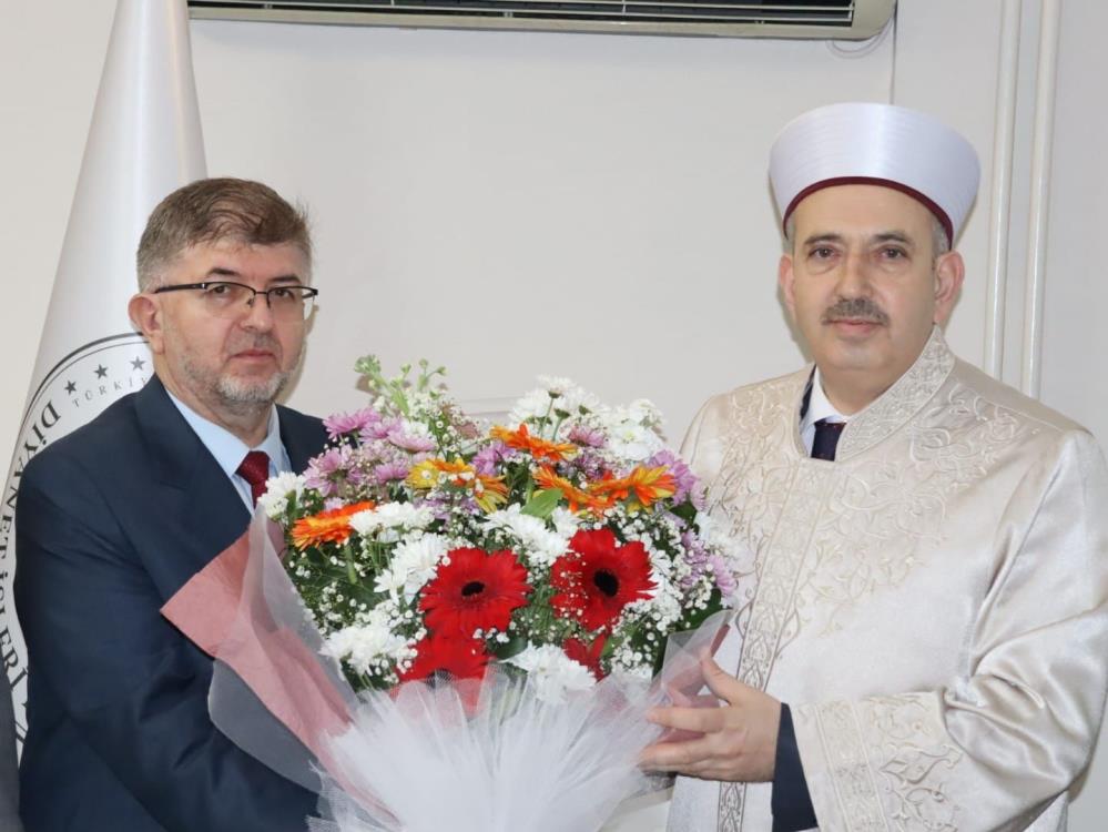 erdogan-imzaladi-manisa-il-muftulugune-konyali-isim-atandi-001.jpg