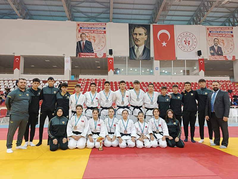 konya-buyuksehir-judoda-yine-gururlandirdi-001.jpg