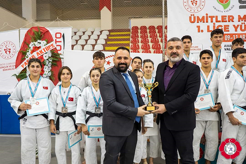 konya-buyuksehir-judoda-yine-gururlandirdi-002.jpg