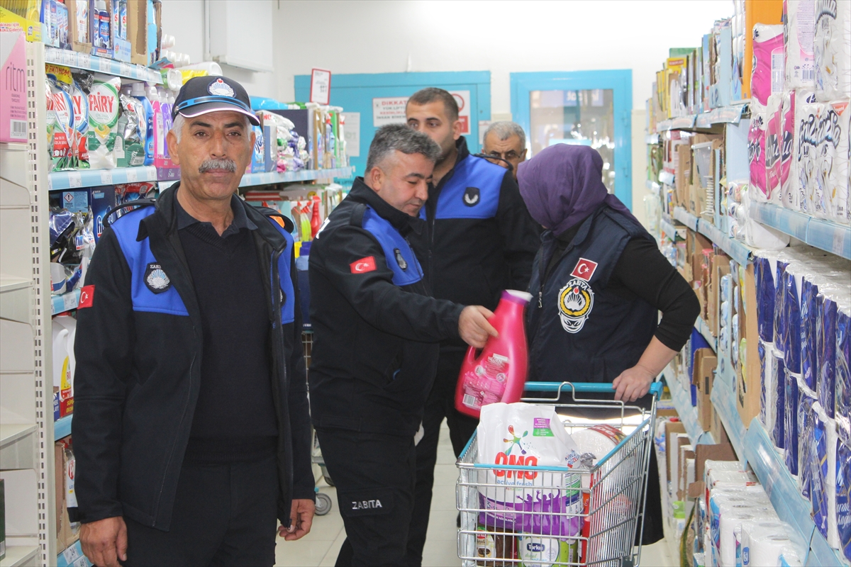 konyada-zabita-zincir-marketleri-denetledi-002.jpg