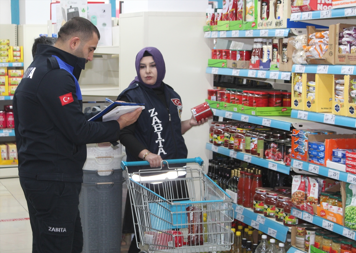 konyada-zabita-zincir-marketleri-denetledi.jpg