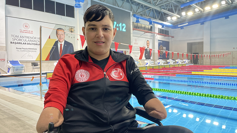 paralimpik-yuzucu-konyada-engelleri-asti.jpg