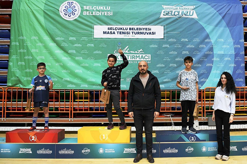 sporun-merkezi-selcukluda-masa-tenisi-turnuvasi-sona-erdi-002.jpg
