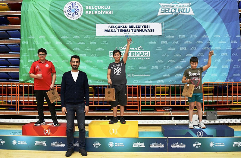 sporun-merkezi-selcukluda-masa-tenisi-turnuvasi-sona-erdi.jpg