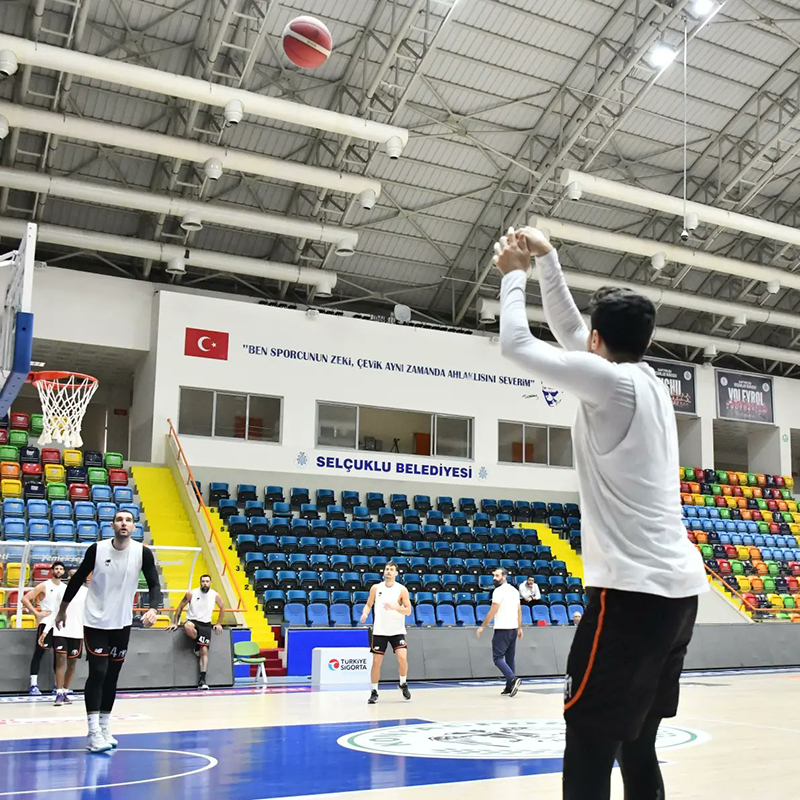 konyaspor-basketbol-taktik-calisti-001.jpg