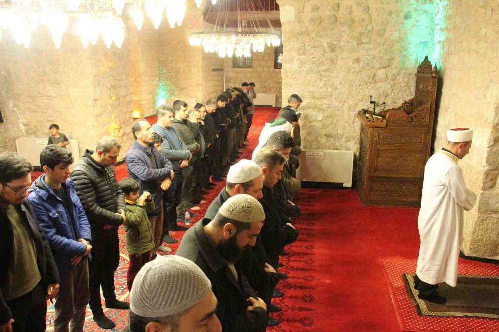 Selçuklu yadigarı cami 8 buçuk asırdır cemaatini ağırlıyor