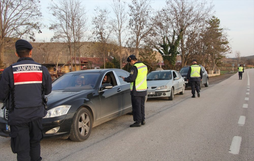 Sürücüler dikkat! Jandarma kış lastiği denetimi yapıyor