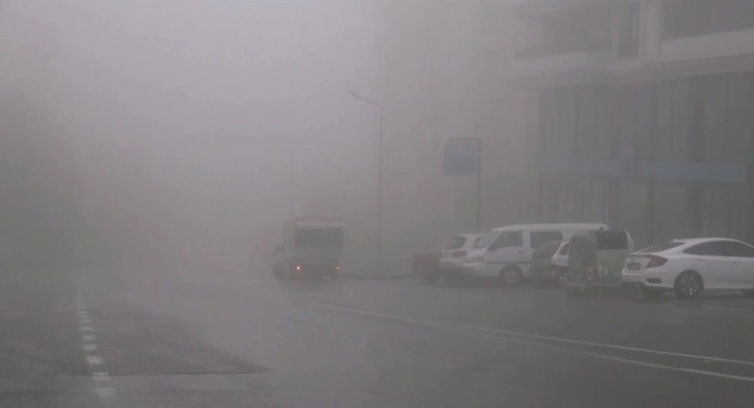 yogun-sis-yollarda-trafik-akisini-etkiledi.webp