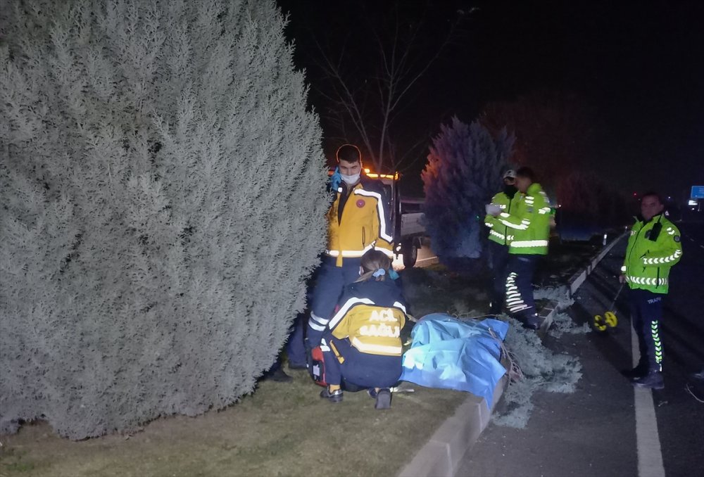 Hafif ticari aracın çarptığı yaya öldü