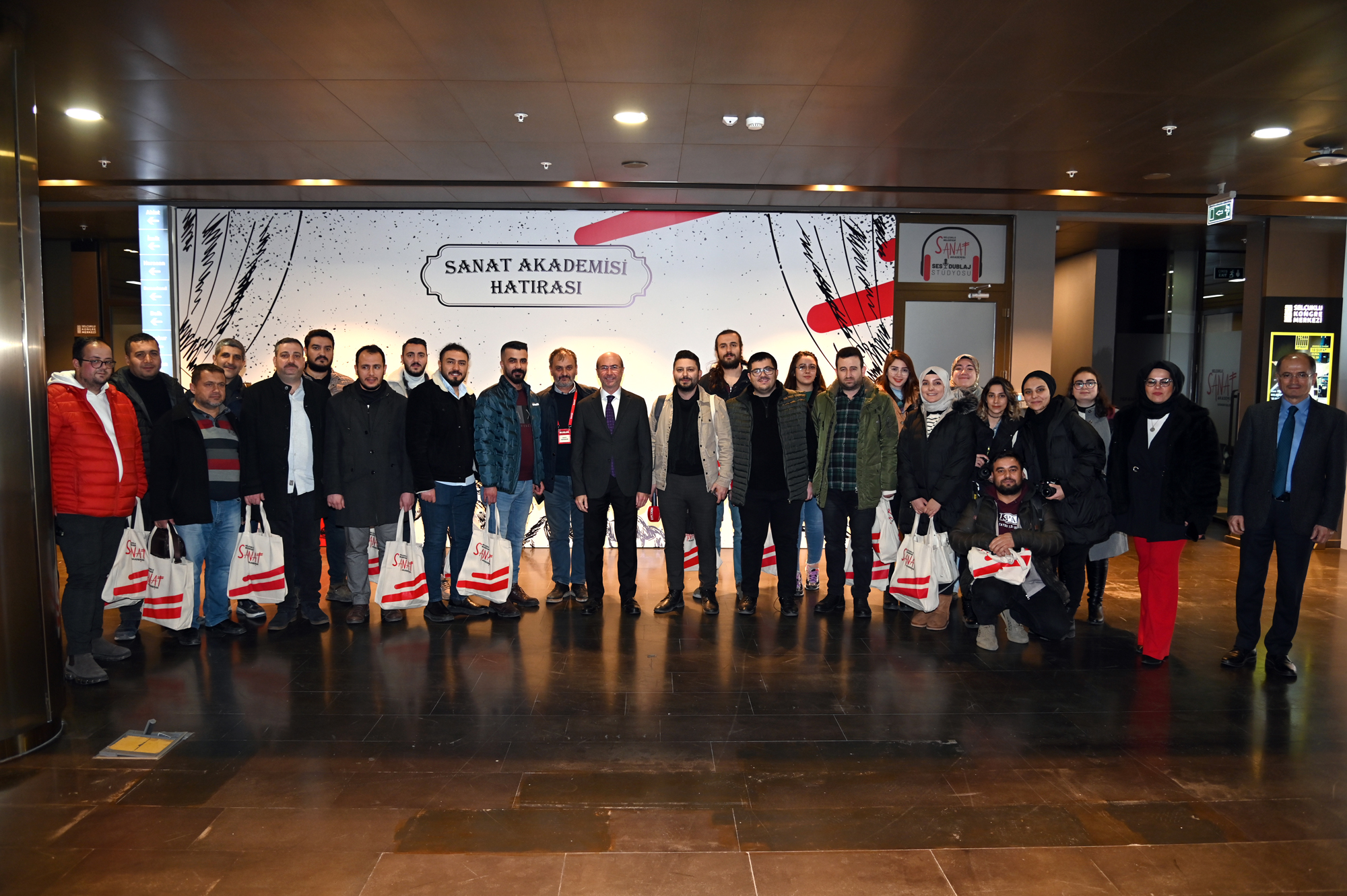 selcuklu-sanat-akademisi-medya-temsilcilerini-agirladi-003.jpg