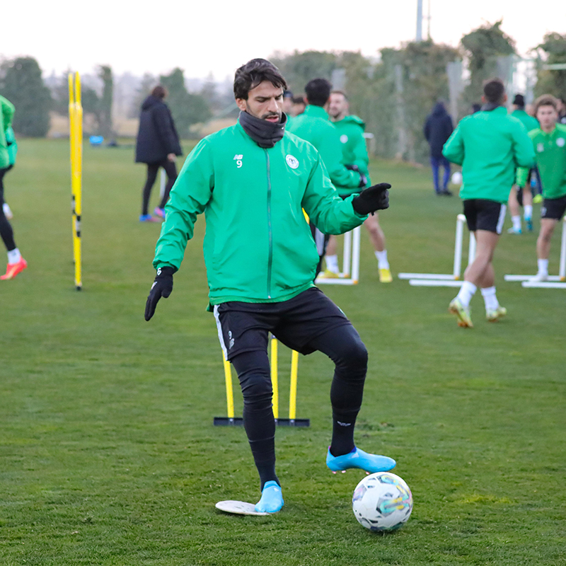 konyaspor-yeni-yildaki-ilk-sinavina-bileniyor.jpg