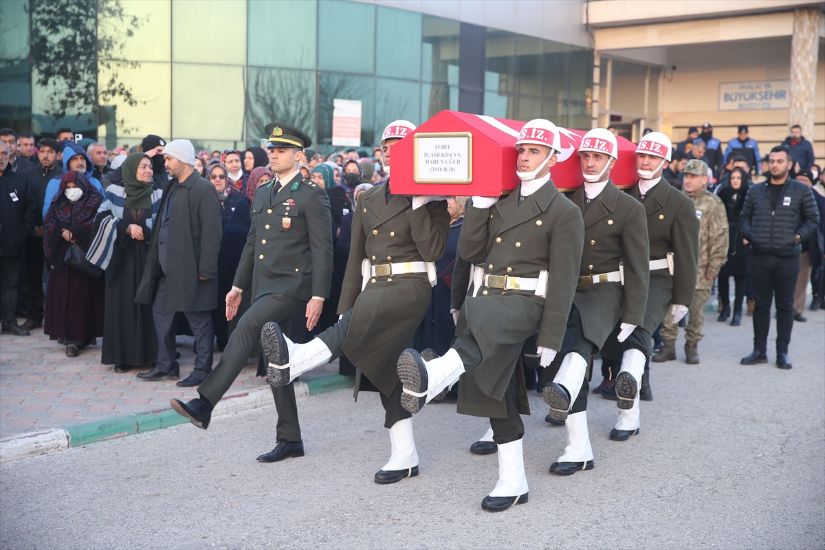 konyada-sehit-dusen-harun-ugur-malatyada-son-yolculuguna-ugurlandi-001.jpg