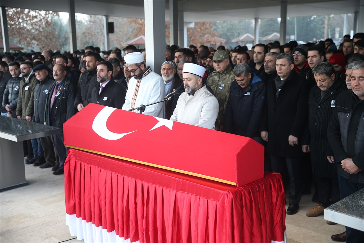konyada-sehit-dusen-harun-ugur-malatyada-son-yolculuguna-ugurlandi-002.jpg
