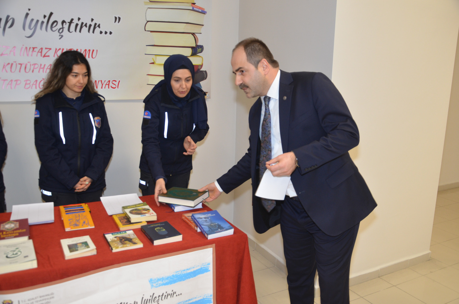 ereglide-ceza-infaz-kurumu-kutuphaneleri-icin-kitap-bagis-kampanyasi-duzenlendi-002.jpg