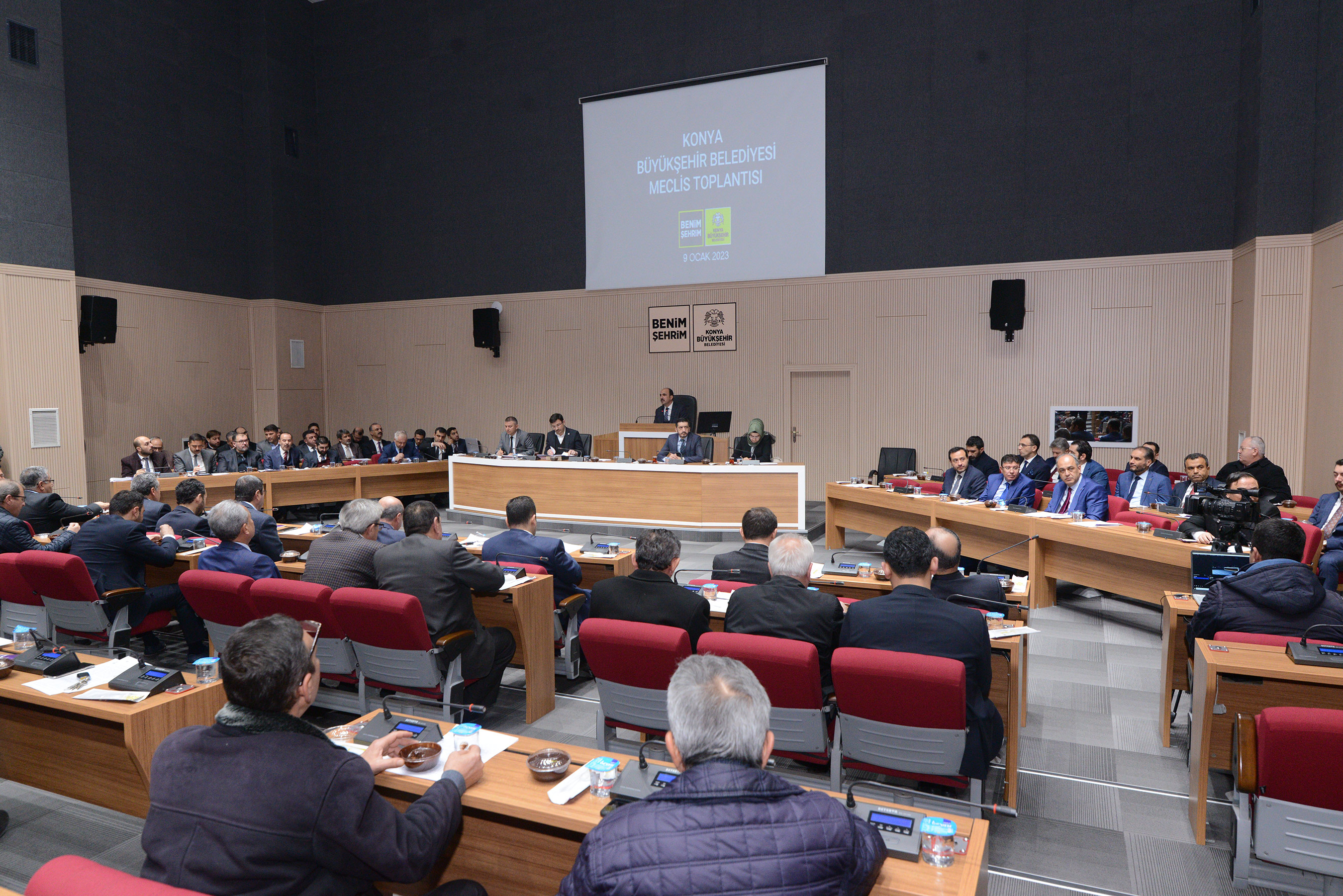 konya-buyuksehir-2023-yilinin-ilk-meclis-toplantisini-gerceklestirdi-001.jpg