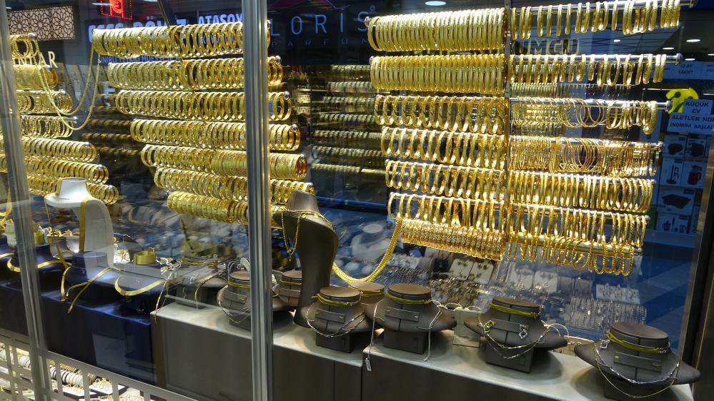 altin-tum-zamanlarin-zirvesini-gordu-iste-guncel-fiyat-listesi.jpg