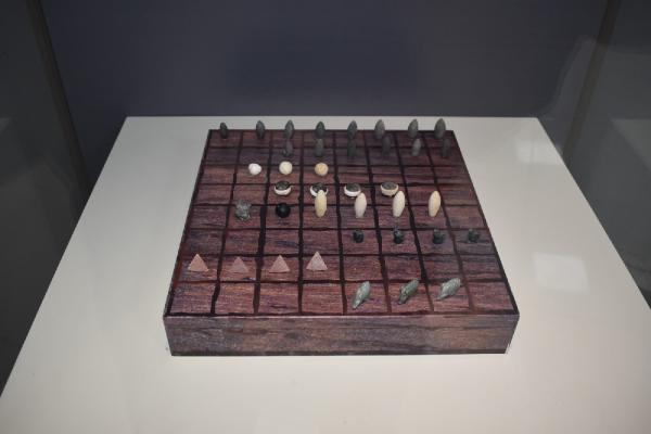 turkiyede-bulundu-5-bin-yillik-tasli-oyunun-gizemi-cozulemiyor.jpg