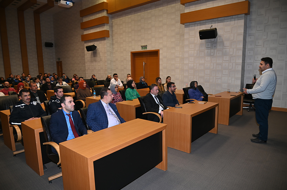 selcuklu-belediye-personeline-mizac-merkezli-iletisim-egitimi.jpg