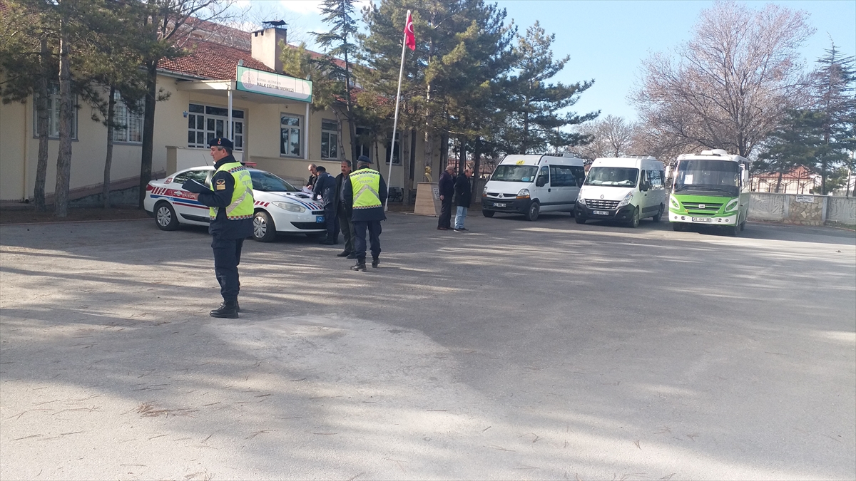 konyada-okul-servis-araclari-denetlendi-002.jpg