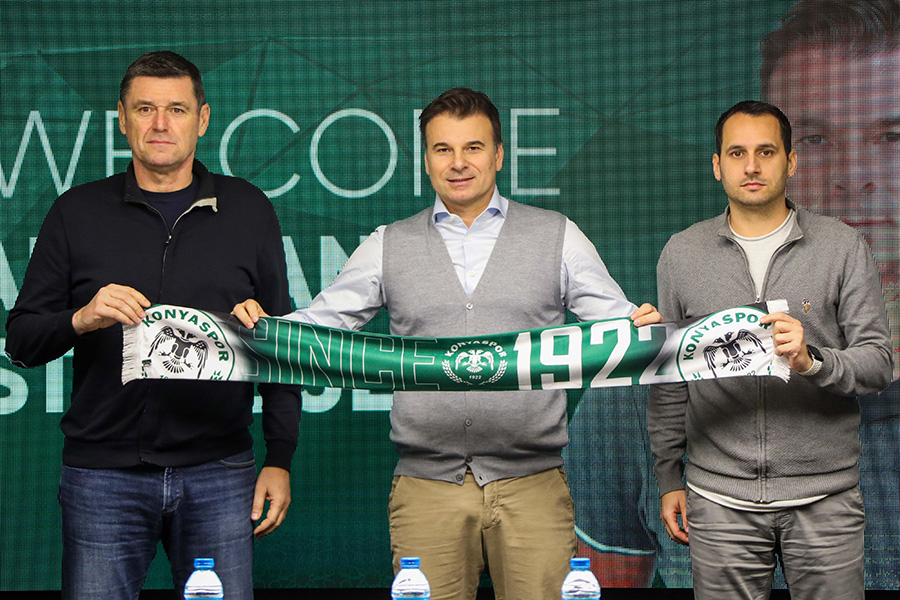 son-dakika-konyaspor-resmen-duyurdu-yeni-teknik-direktor-imzayi-atti-001.jpg