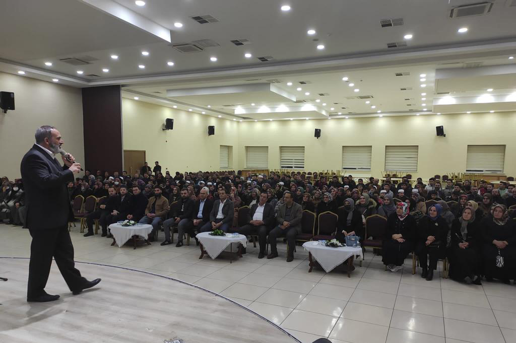sehir-konferanslari-unlu-isimleri-konyalilarla-bulusturuyor-003.jpg