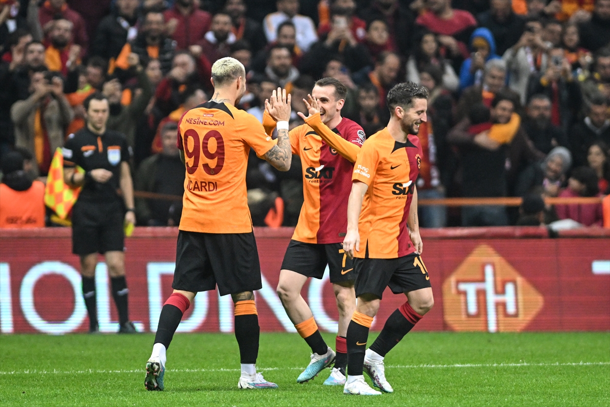 lider-galatasaray-kazanmaya-devam-ediyor.jpg