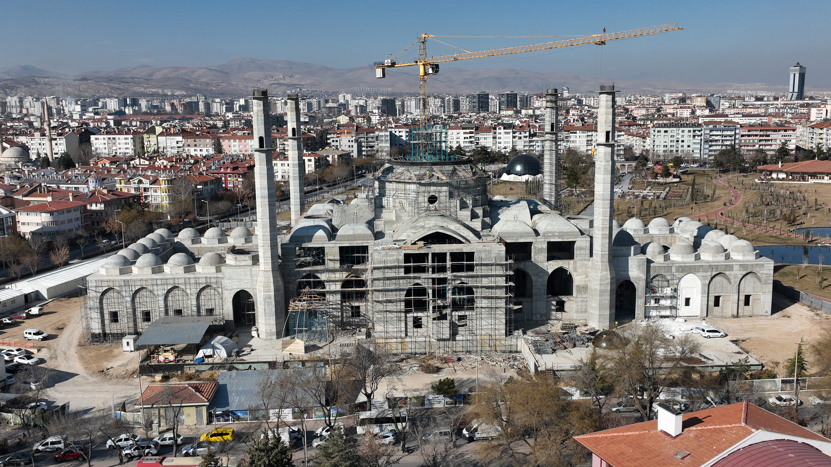 baskan-altay-millet-bahcesi-ulu-camii-insaatini-inceledi.jpg
