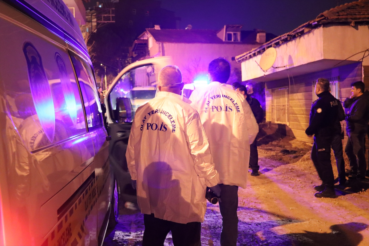 polis-bir-evde-2-yasindaki-cocugun-cesedini-buldu-annesi-ve-sevgilisi-her-yerde-araniyor.jpg