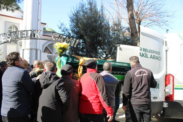 somestirde-ziyarete-gittigi-anneannesiyle-evde-olu-bulunan-ecrin-son-yolculuguna-ugurlandi.jpg