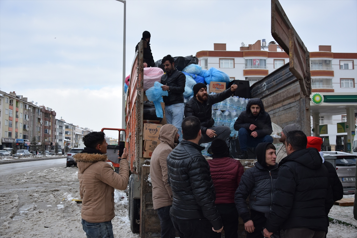 konya-kuluda-depremzedelere-yardim-seferberligi-003.jpg