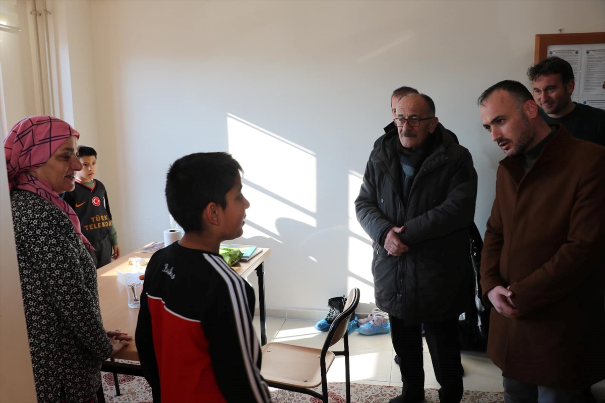 konya-beysehirde-yurtlara-yerlestirilen-depremzedelere-ziyaret-003.jpg