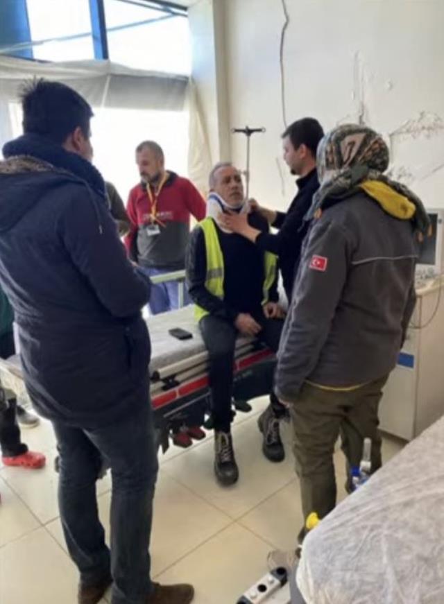 haluk-levent-deprem-bolgesinde-trafik-kazasi-gecirdi.jpg