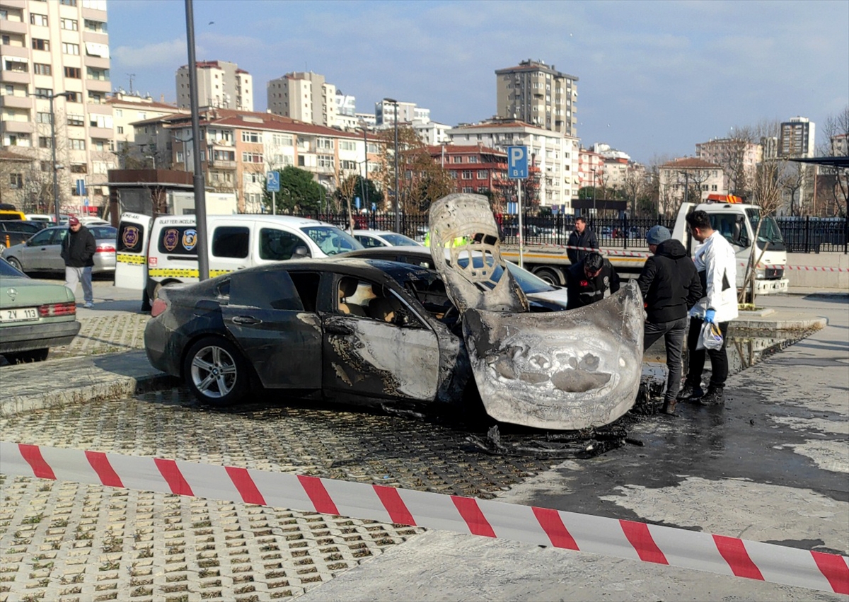 kadikoyde-hastane-otoparkinda-cikan-yanginda-iki-otomobilde-hasar-olustu.jpg