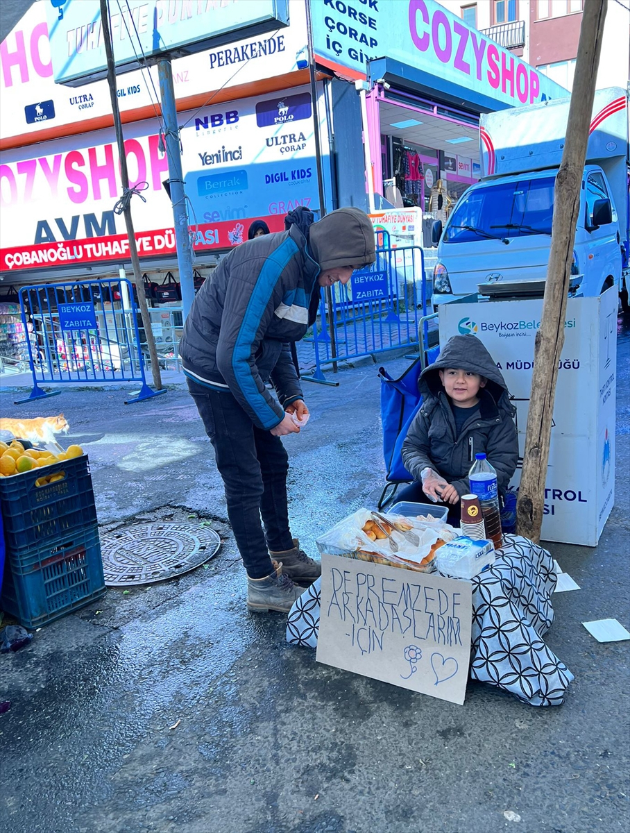 kucuk-karan-annesinin-pisirdigi-pogacalari-depremzede-cocuklar-yararina-pazarda-satti.jpg