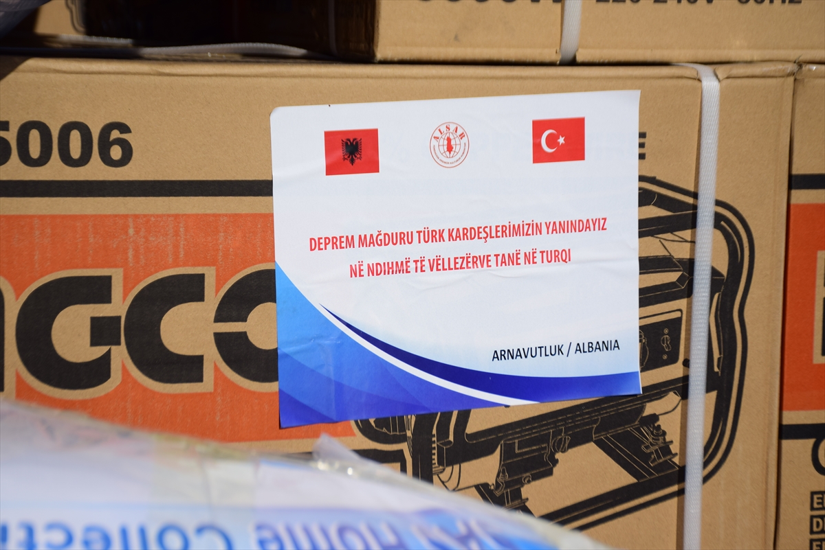arnavutluktan-deprem-bolgesine-iki-yardim-tiri-yola-cikti-002.jpg
