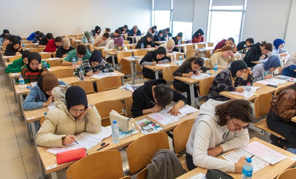 kto-karatay-universitesinde-ucretsiz-deneme-sinavi-ile-yks-provasi-yapildi.jpg