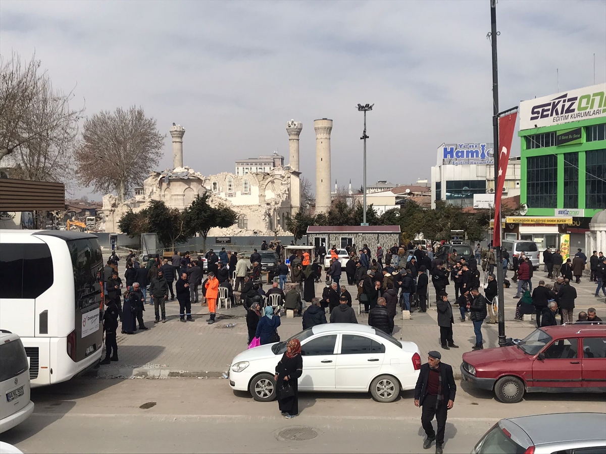 afad-malatyadaki-son-depremde-yikilan-binalar-bulundugunu-acikladi-enkaz-altinda-kalanlar-oldugu-belirtiliyor-httpshaberdairesi-comguncelson-dakika-malatyada-56-buyuklugunde-deprem-91671h.jpg