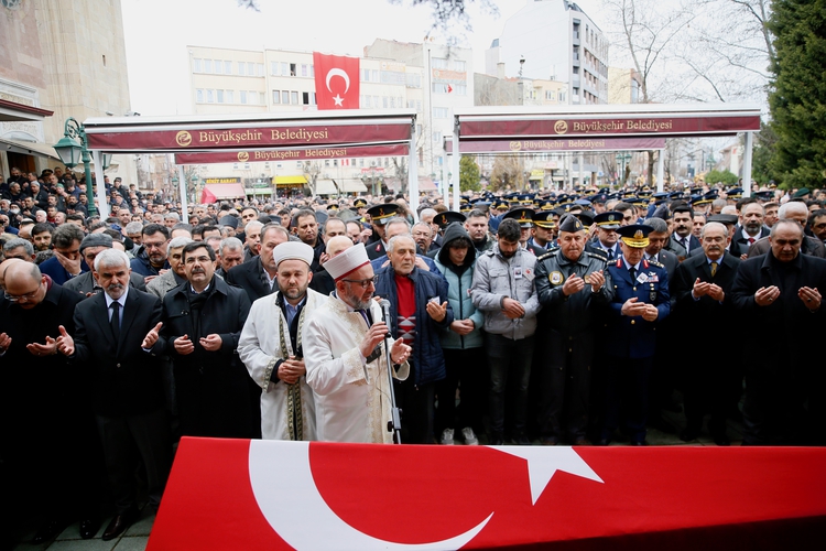 sehit-albay-oguzhan-abalioglu-eskisehirde-son-yolculuguna-ugurlandi.jpg