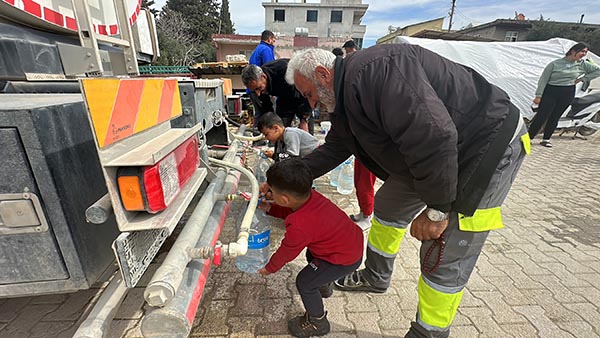konya-buyuksehir-tankerlerle-hataya-su-tasiyor-3-binden-fazla-sefer-yapti-003.jpg