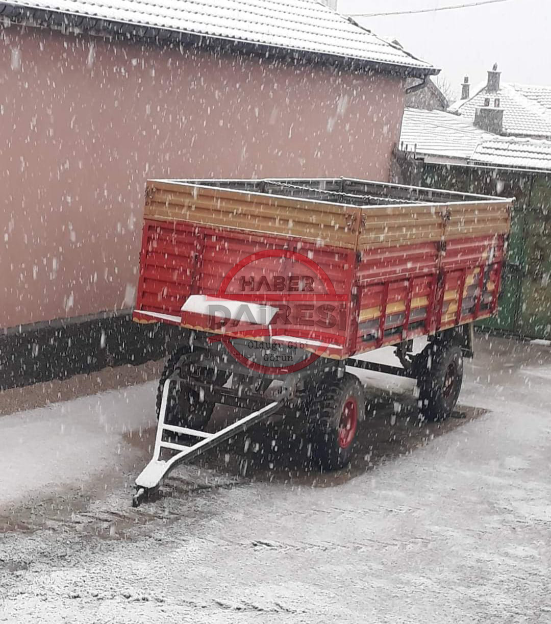 konyanin-ilcelerine-kar-yagiyor-beysehir-ve-kadinhani-beyaz-ortuyle-kaplandi-001.jpg