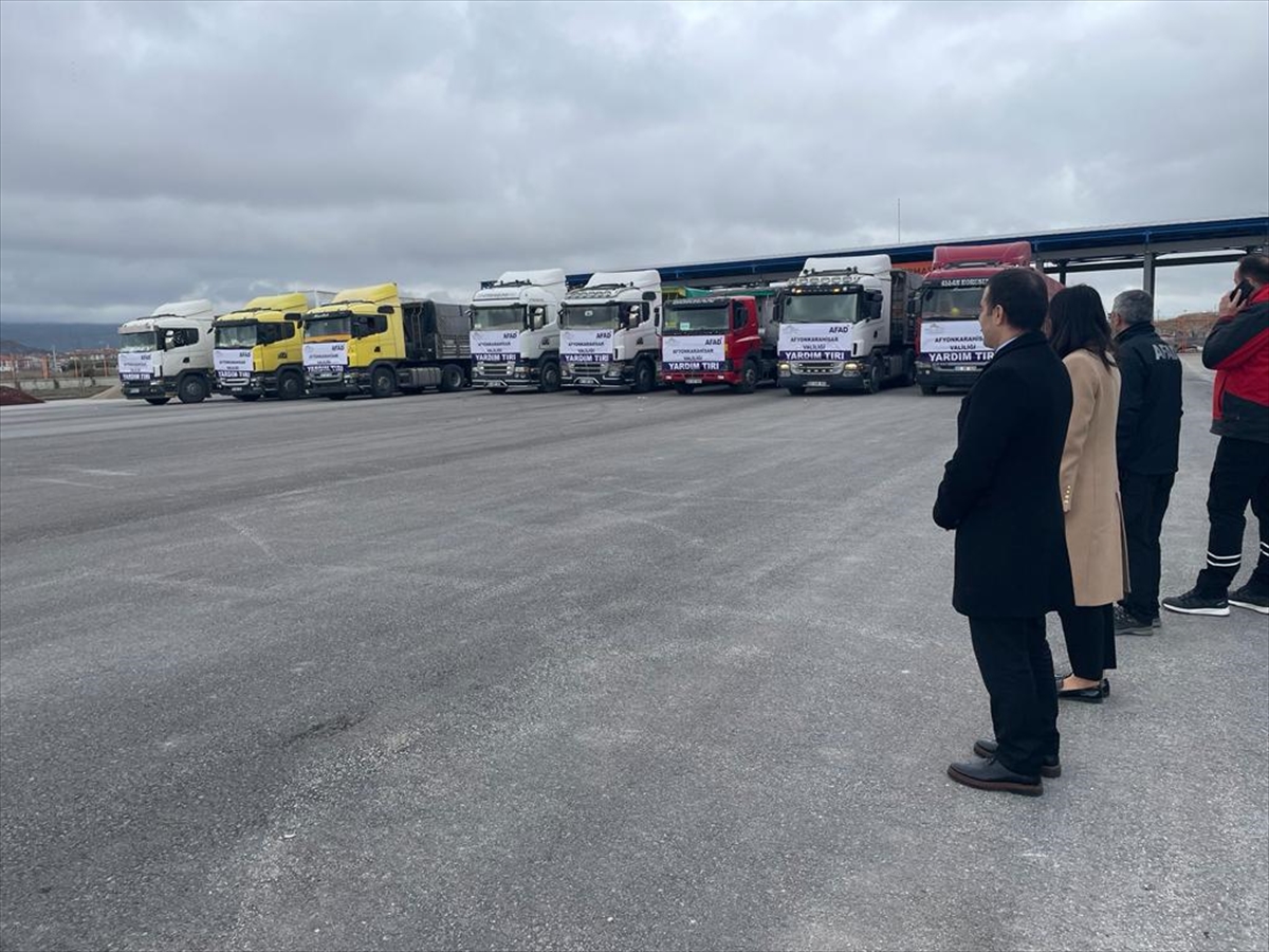 afyonkarahisardan-deprem-bolgesine-yardimlar-suruyor.jpg