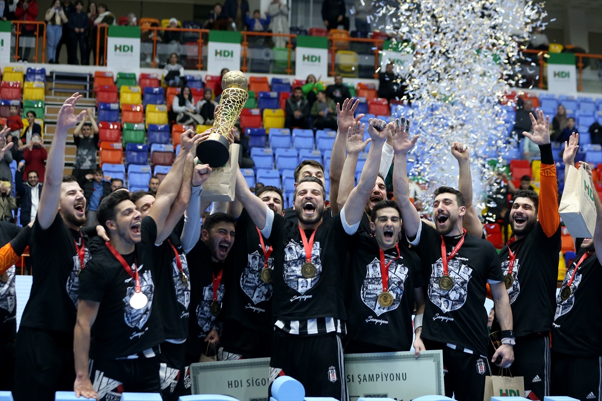 hdi-sigorta-erkekler-turkiye-kupasinin-sahibi-belli-oldu-001.jpg