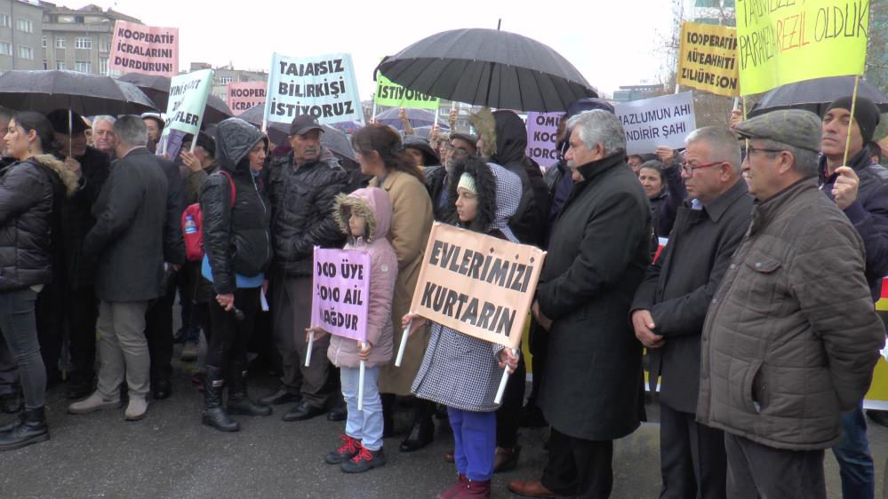 konya-dahil-6-ildeki-konut-kooperatifi-magdurlari-eylem-yapti-001.jpg