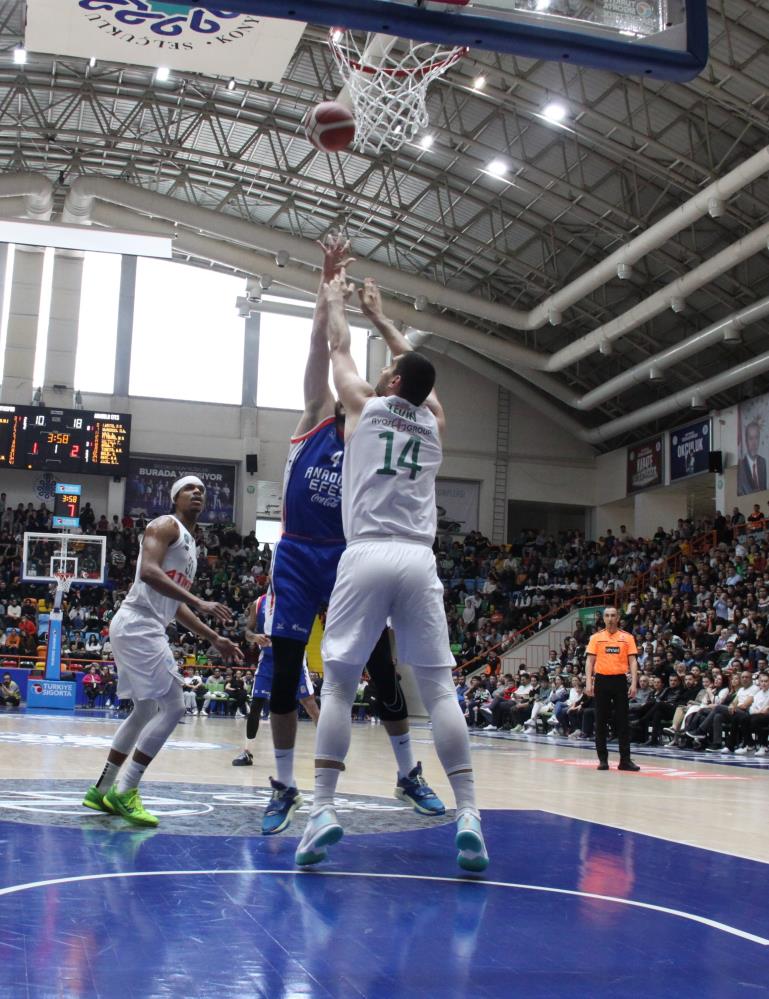 konyaspor-basketbol-kendi-sahasinda-maglup-oldu-003.jpg