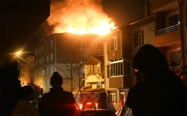 5-katli-binada-yangin.jpg