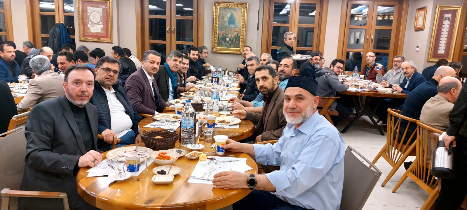 konya-ihl-89-mezunlari-iftarda-bulustu.jpeg