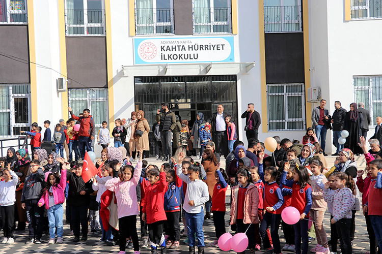 kahtada-okullar-acildi.jpg