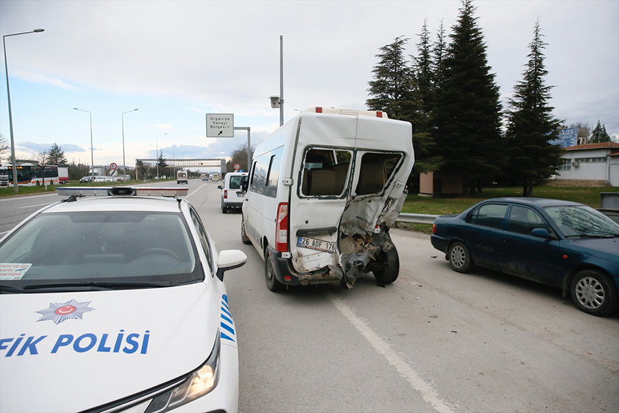 uygulama-noktasindaki-kazada-5i-polis-6-kisi-yaralandi.jpg