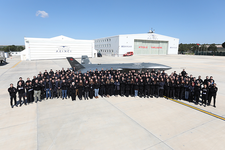 bayraktar-kizilelma-orta-irtifa-sistem-tanimlama-testini-basariyla-tamamladi-003.jpg