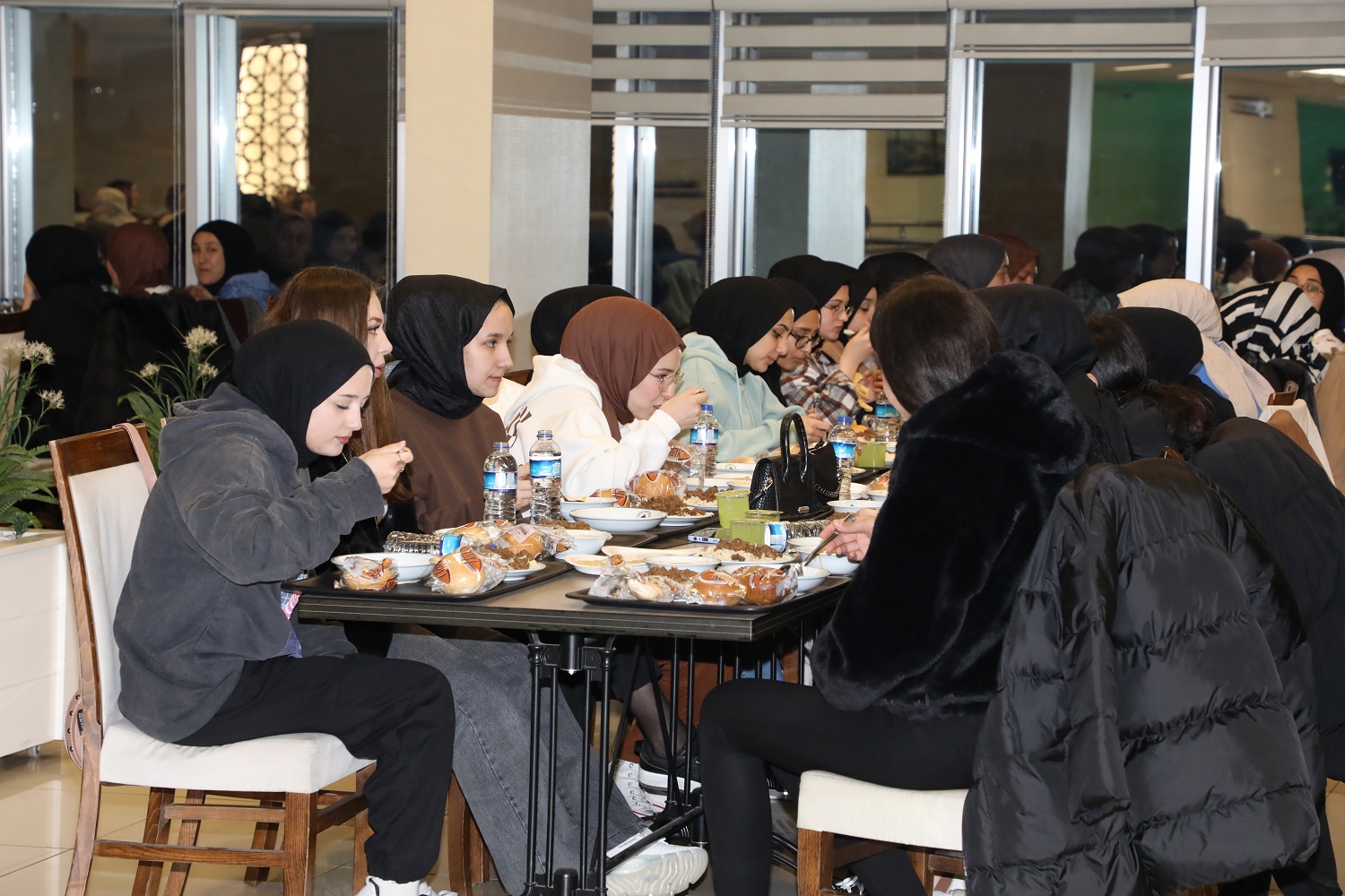 karatay-kent-konseyi-iftarda-ogrencilerle-bir-araya-geldi-002.jpg